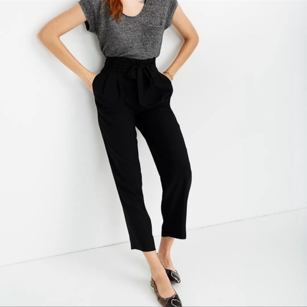 Madewell Drapey Paperbag Pants In true black size 6